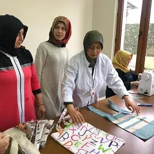 Özel gereksinimli çocuk annelerine meslek edindirme kursu – fotoğraf 1